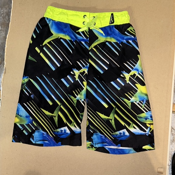 3 Swimtrunks for the price of 1 - Picture 2 of 9